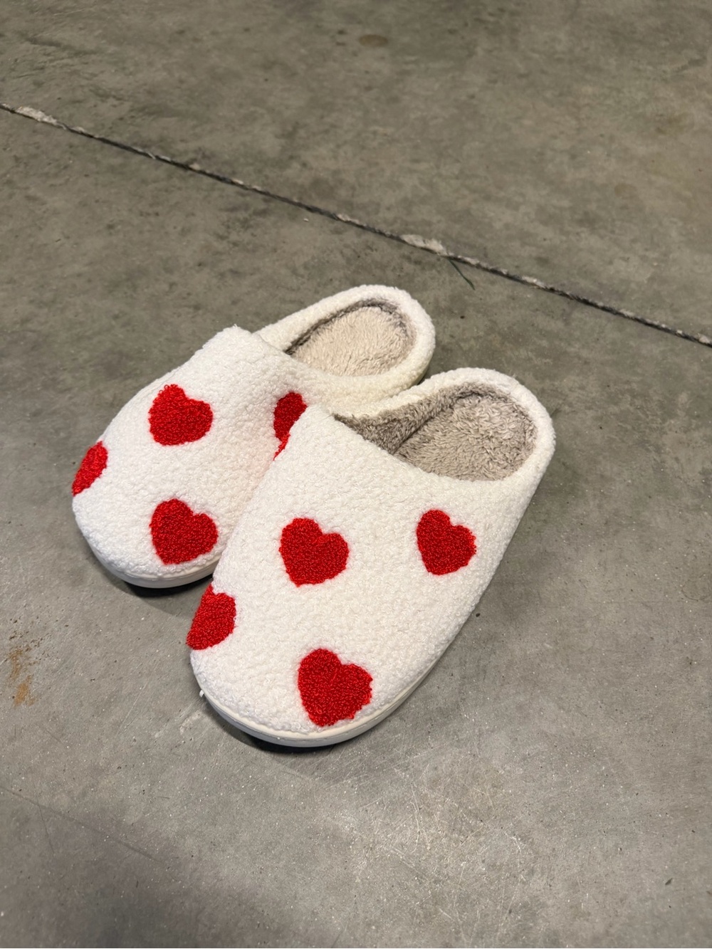 Kids Cozy Heart Slip-On Slippers - White with Red Hearts